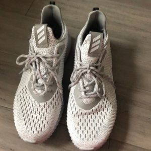 Adidas Bounce Sneakers🗣LIKE NEW😱